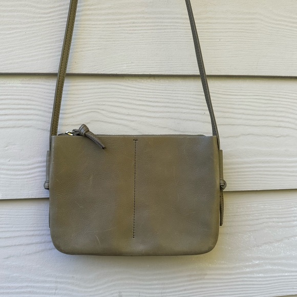Madewell Handbags - Madewell The Simple Crossbody Bag